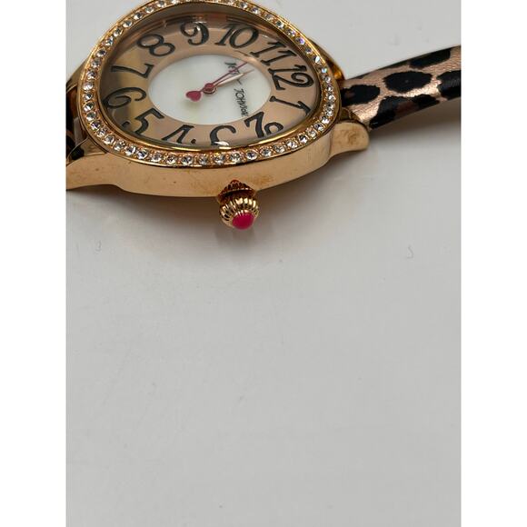 Betsey Johnson Women's Leopard-Print Leather Strap Pave 32mm BJO0251-01 Watch - Picture 4 of 13